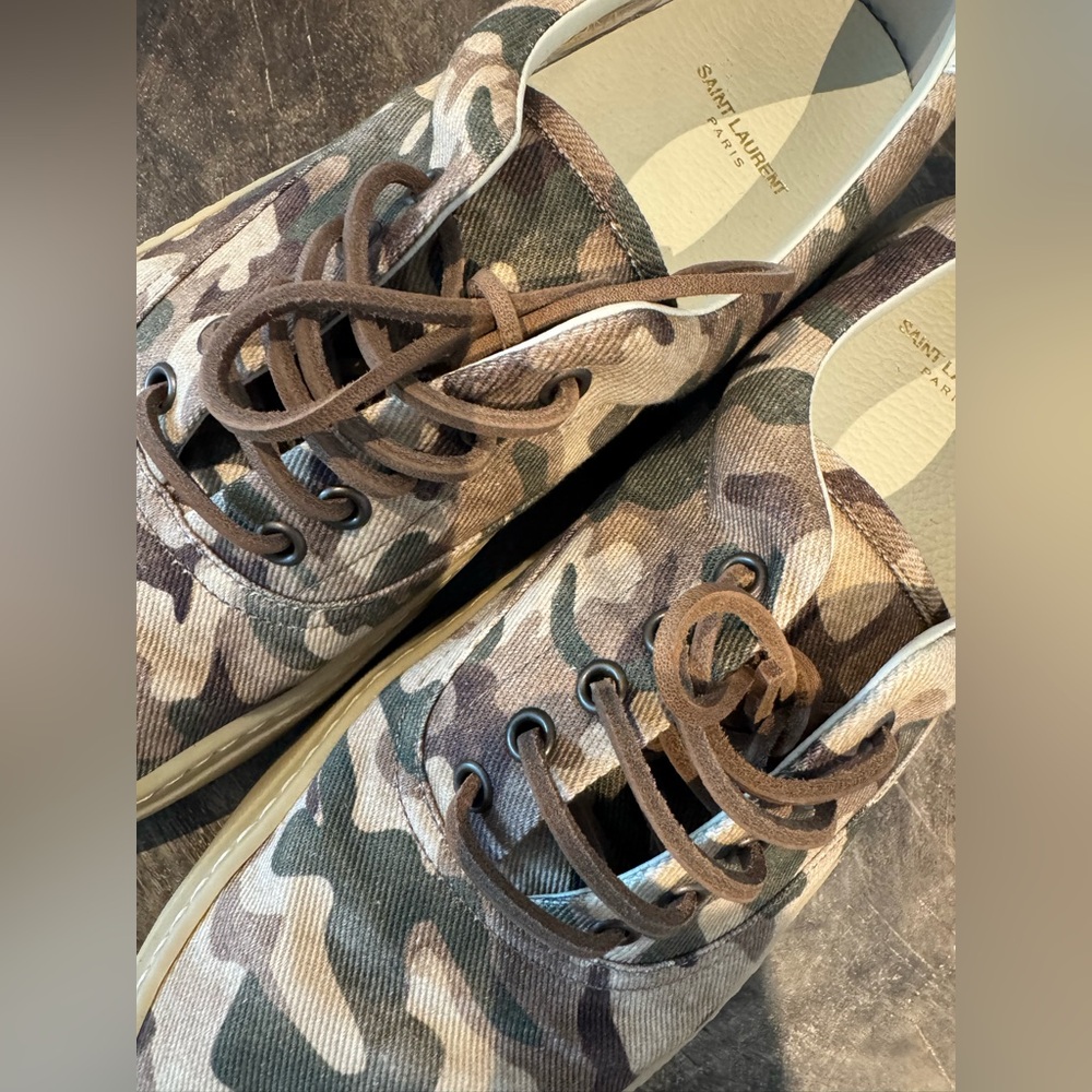 SAINT LAURENT VENICE LACE UP CAMO CANVAS SNEAKERS - Picture 3 of 9